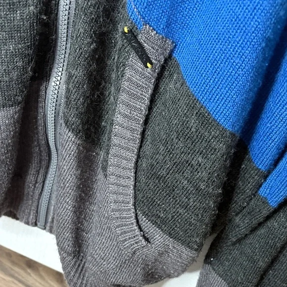 Billabong Men's Colorful Striped Zip-Up Sweater - Picture 9 of 10